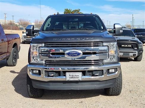 Used 2019 Ford F250 Lariat w/ Chrome Package image 2