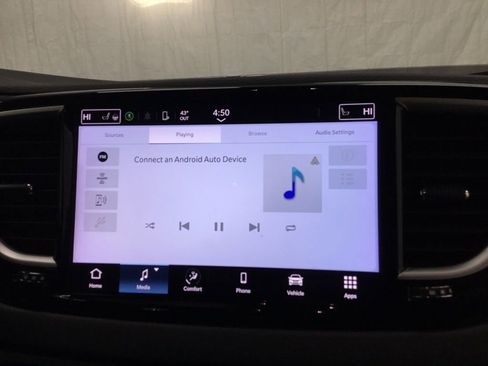 Used 2023 Chrysler Pacifica Touring-L image 26