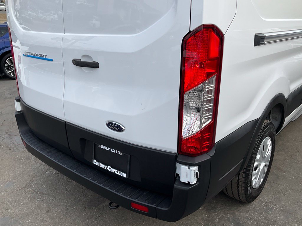 Used 2023 Ford E-Transit Medium Roof RWD image 62