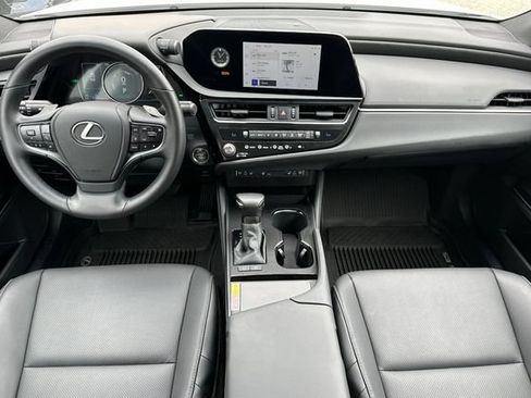 Used 2025 Lexus ES 300h w/ Premium Package FWD image 16