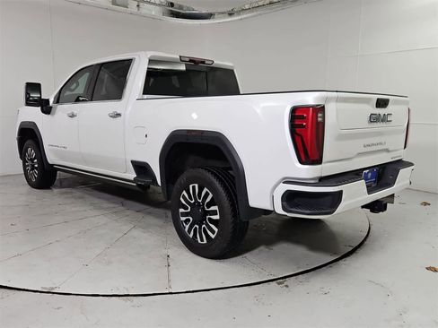 Used 2024 GMC Sierra 3500 Denali Ultimate image 4