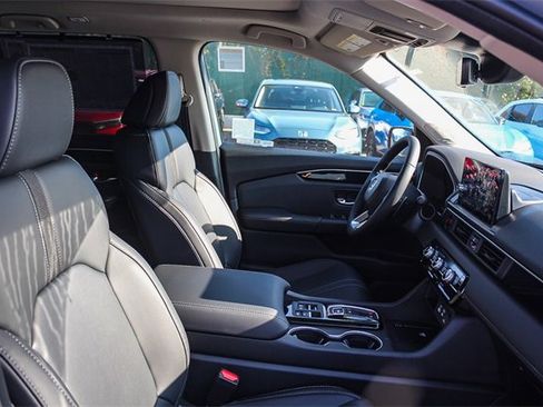 New 2025 Honda Pilot Touring image 26