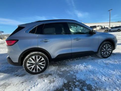 Certified 2022 Ford Escape Titanium image 10