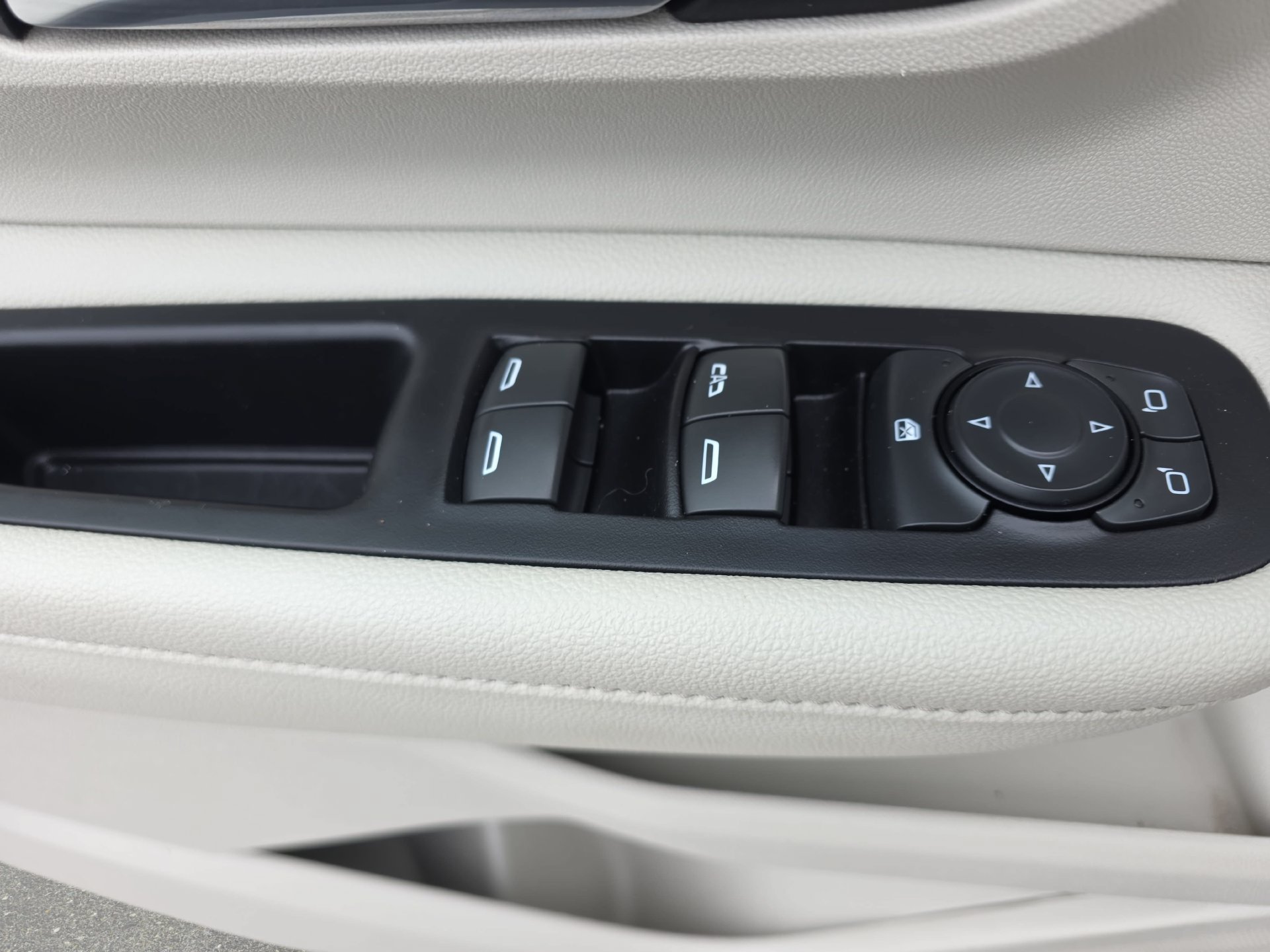 Used 2020 GMC Terrain Denali w/ Denali Premium Package FWD image 27