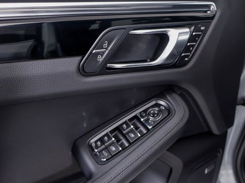 New 2026 Porsche Macan S image 23