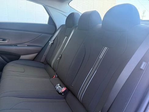New 2026 Hyundai Elantra Hybrid FWD image 30