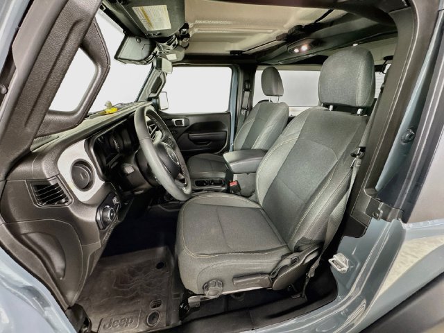 Used 2025 Jeep Wrangler Sport AWD/4WD image 23