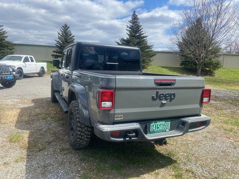 Used 2021 Jeep Gladiator Sport AWD/4WD image 4