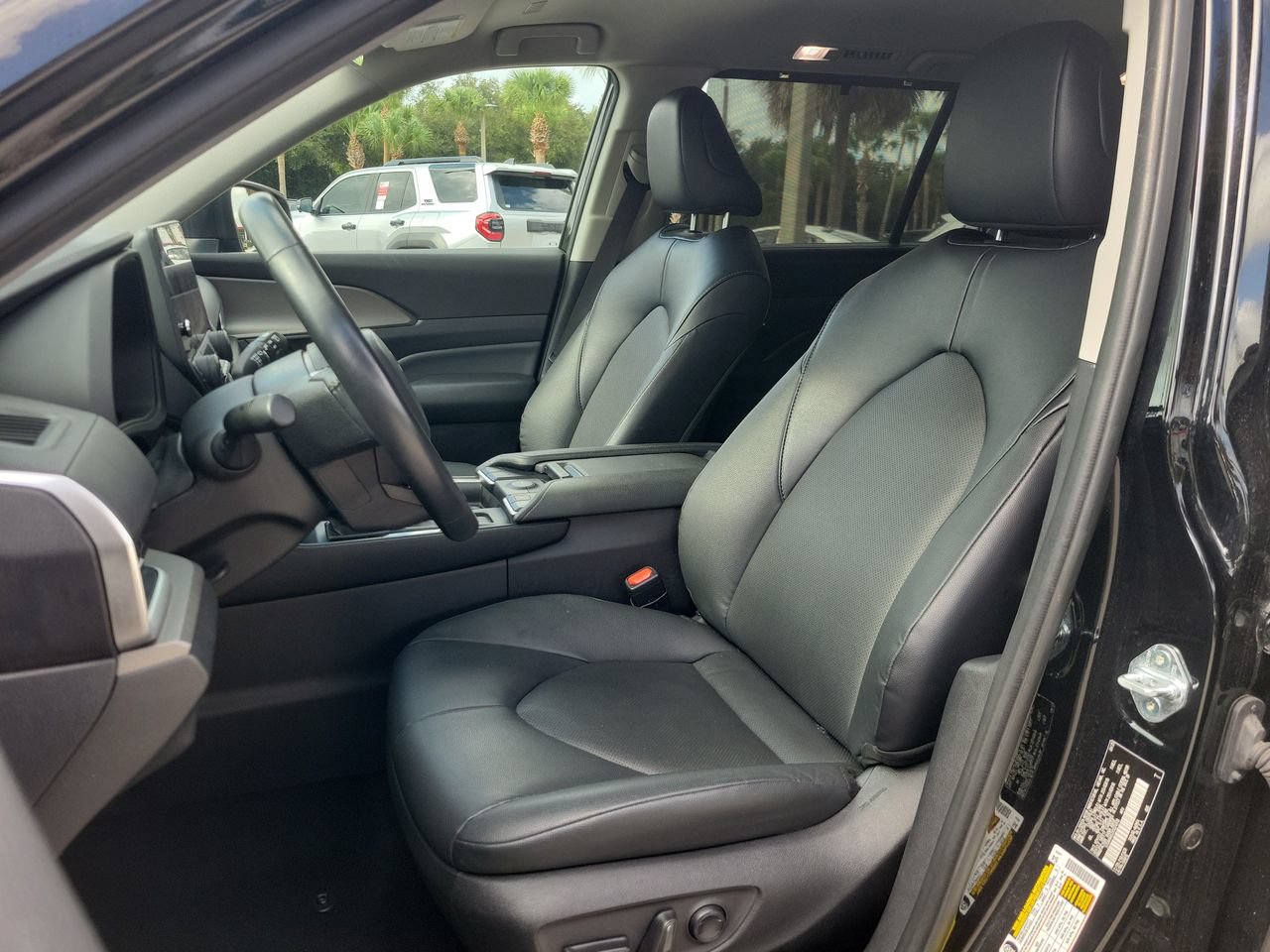 Used 2025 Toyota Grand Highlander FWD image 16