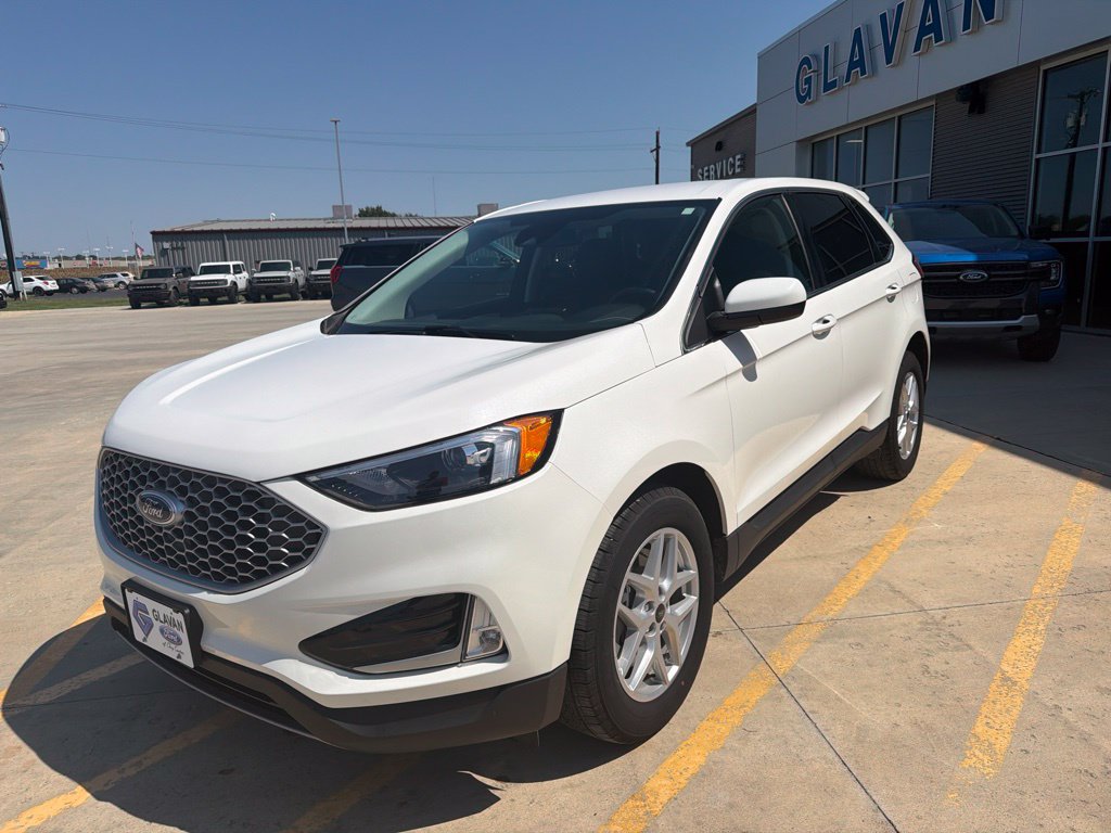 Used 2024 Ford Edge SEL w/ Convenience Package AWD/4WD image 3