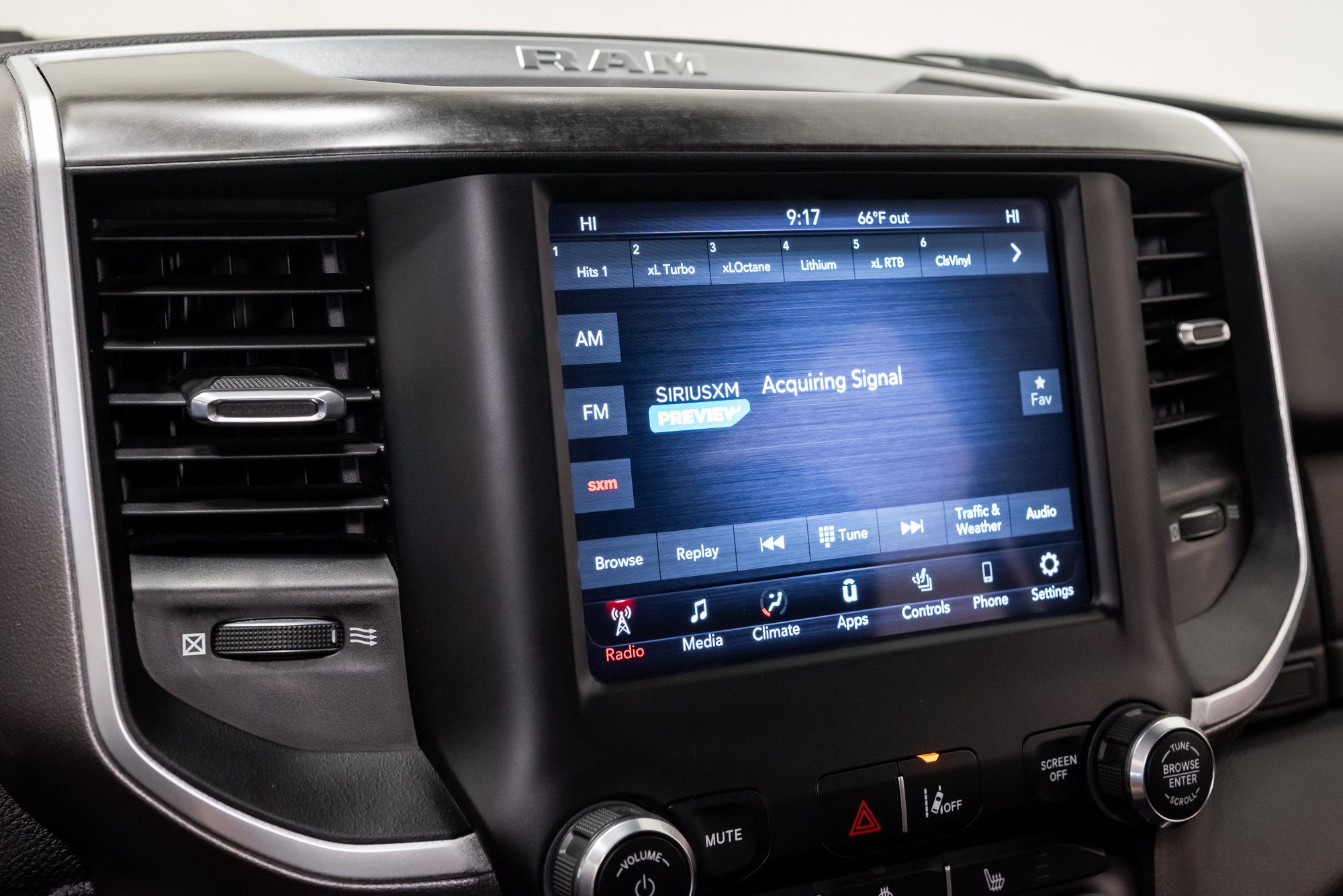 Used 2021 RAM 1500 Big Horn AWD/4WD image 16