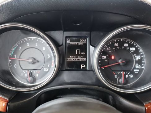 Used 2013 Jeep Grand Cherokee Limited w/ Luxury Group II AWD/4WD image 23