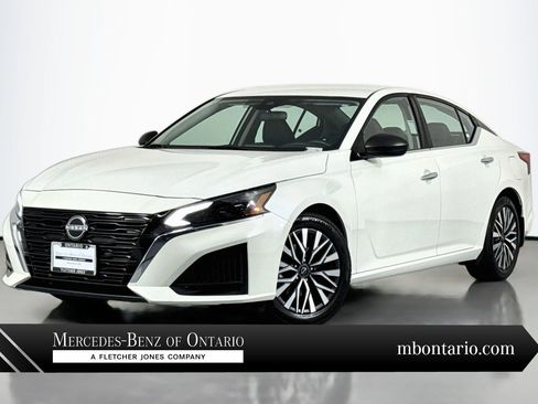 Used 2024 Nissan Altima 2.5 SV FWD image 1