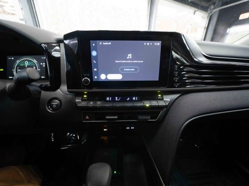 Used 2025 Toyota Camry LE image 17