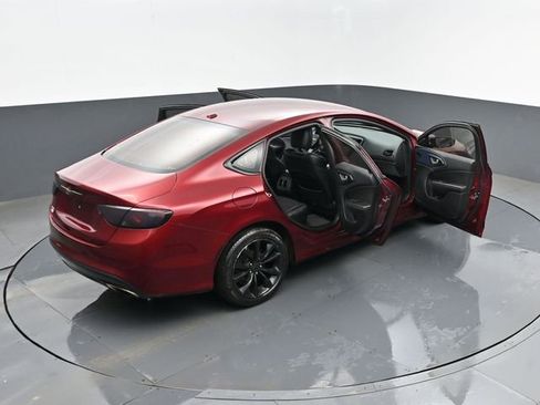 Used 2015 Chrysler 200 S w/ Comfort Group image 25