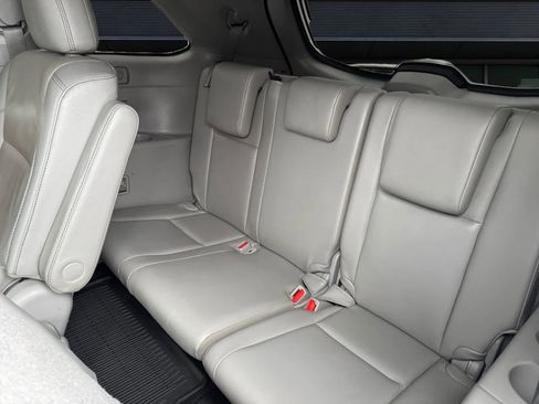 Used 2019 Toyota Highlander XLE image 17