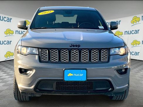 Used 2021 Jeep Grand Cherokee Laredo X image 2