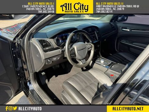Used 2020 Chrysler 300 S RWD image 9