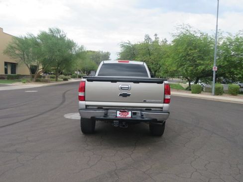 Used 2006 Chevrolet Silverado 2500 W/T w/ Heavy-Duty Power Package RWD image 12