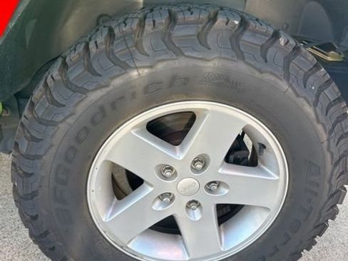 Used 2013 Jeep Wrangler Unlimited Sport image 10