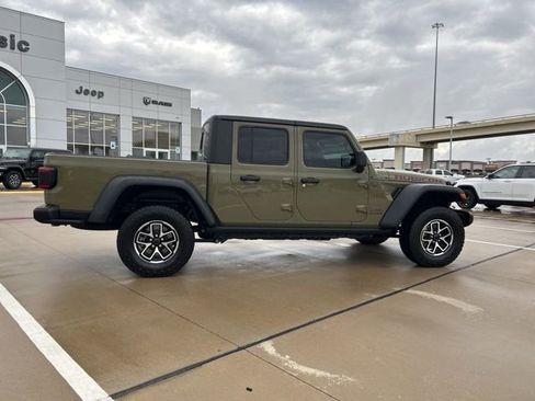 Used 2025 Jeep Gladiator Rubicon image 11