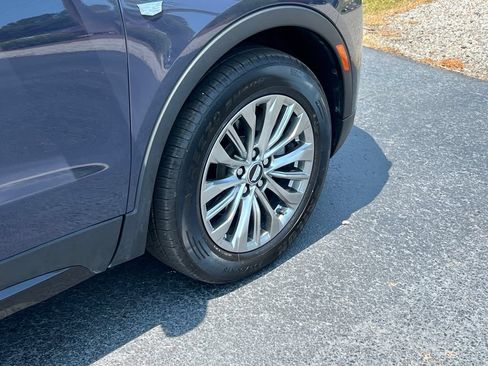 Used 2025 Cadillac XT4 Premium Luxury FWD image 25