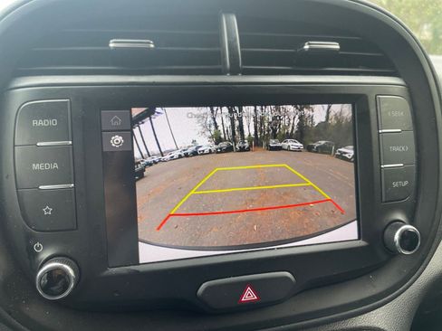 Used 2025 Kia Soul LX w/ LX Technology Package image 22