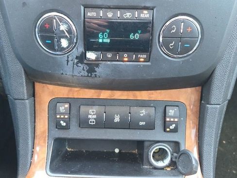 Used 2012 Buick Enclave Premium FWD image 33