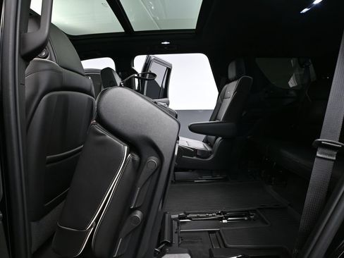 Used 2021 Cadillac Escalade Sport w/ LPO, Illumination Package AWD/4WD image 35