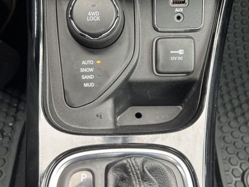Certified 2019 Jeep Compass Altitude image 26