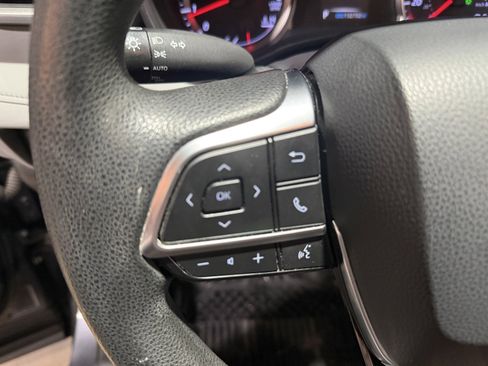 Used 2020 Toyota Highlander L AWD/4WD image 16