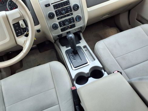 Used 2011 Ford Escape XLT AWD/4WD image 8