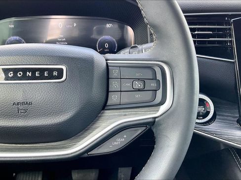 Certified 2024 Jeep Wagoneer Series II w/ Flexible Seating Group image 11