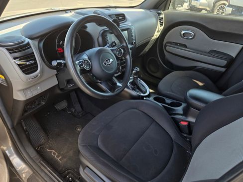 Used 2019 Kia Soul w/ Convenience Package FWD image 6
