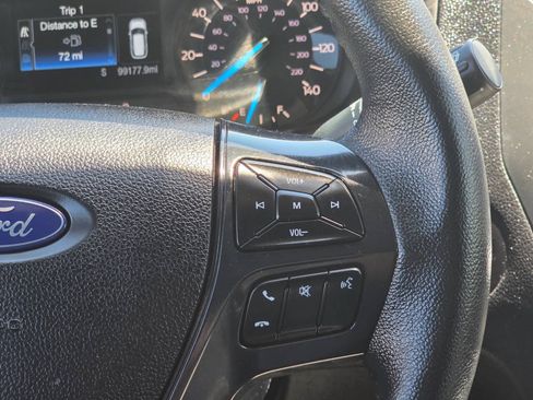 Used 2018 Ford Explorer XLT FWD image 13
