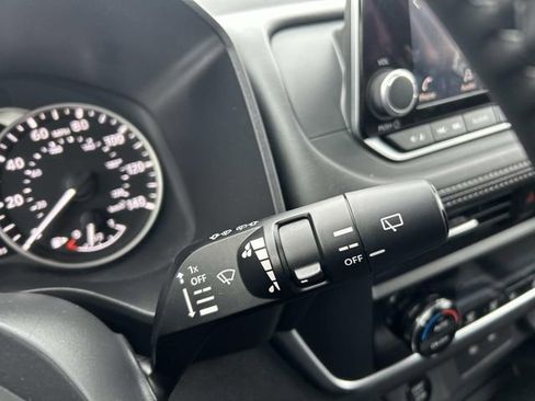 Used 2025 Nissan Rogue SV image 26