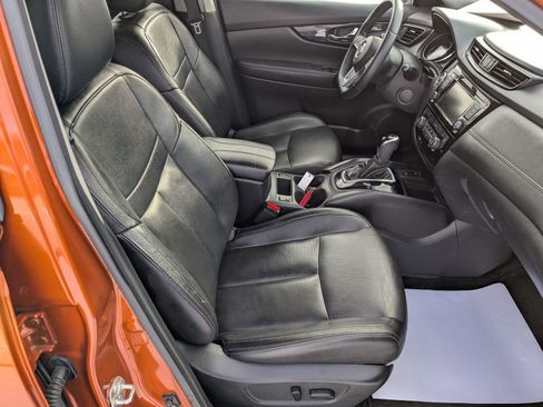 Used 2020 Nissan Rogue SL w/ Premium Package image 32