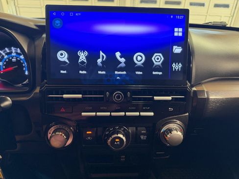 Used 2019 Toyota 4Runner TRD Off-Road AWD/4WD image 17