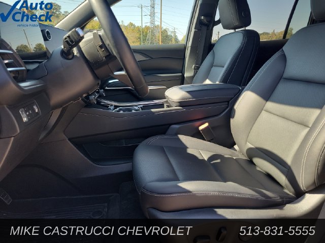 Used 2025 Chevrolet Traverse LT w/ Driver Confidence Package FWD image 23