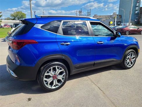 Used 2021 Kia Seltos SX w/ SX Sunroof Package image 5