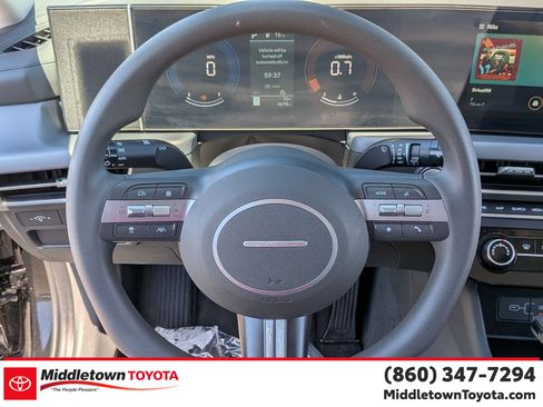 Used 2025 Hyundai Sonata SE FWD image 17
