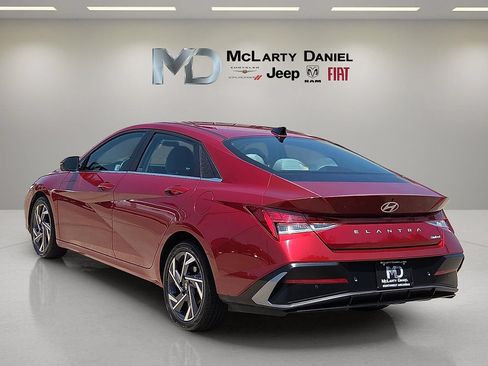 Used 2024 Hyundai Elantra Limited FWD image 4