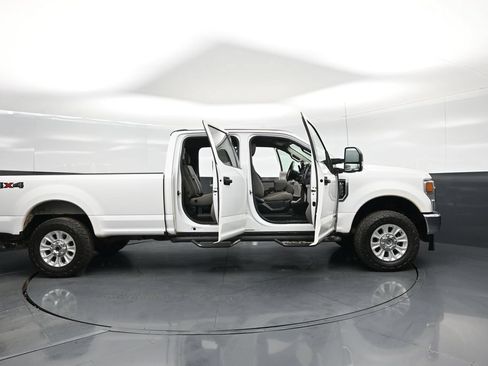 Used 2021 Ford F250 XLT w/ XLT Value Package AWD/4WD image 4