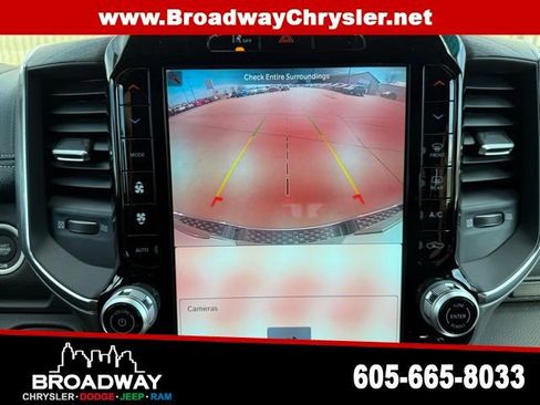 Used 2025 RAM 1500 Laramie AWD/4WD image 18