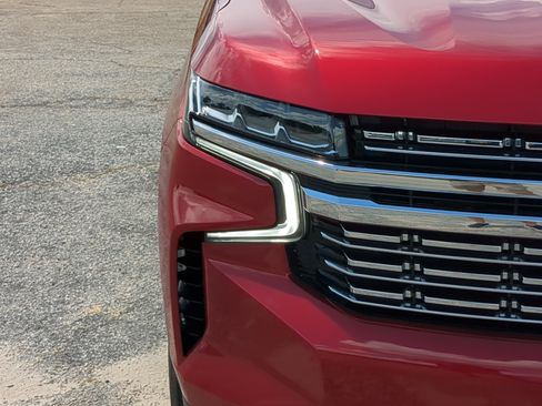 Used 2023 Chevrolet Tahoe Premier AWD/4WD image 7