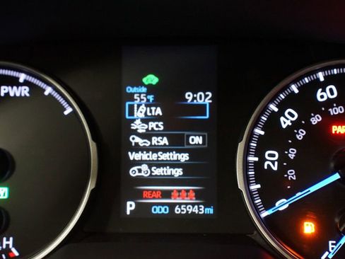 Certified 2022 Toyota RAV4 LE image 16