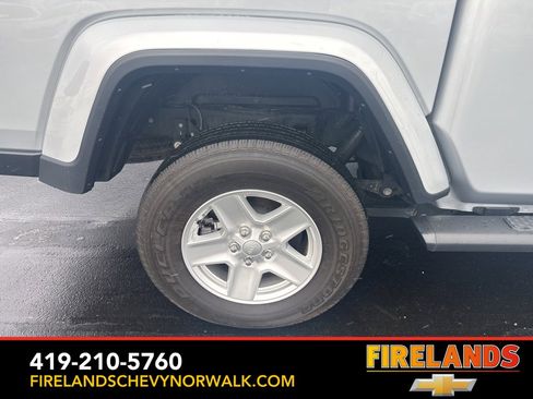 Used 2022 Jeep Gladiator Sport image 16