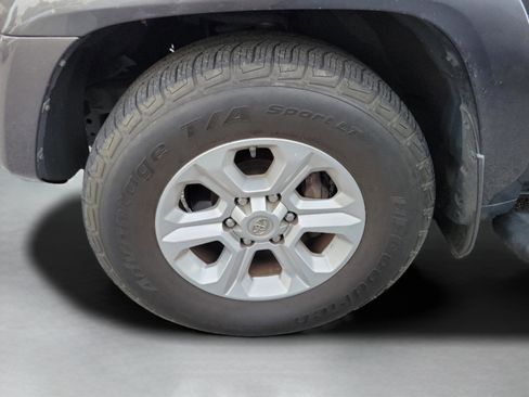 Used 2016 Toyota 4Runner SR5 image 30