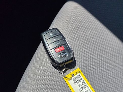 Used 2024 Toyota Corolla SE w/ SE Premium Package FWD image 35