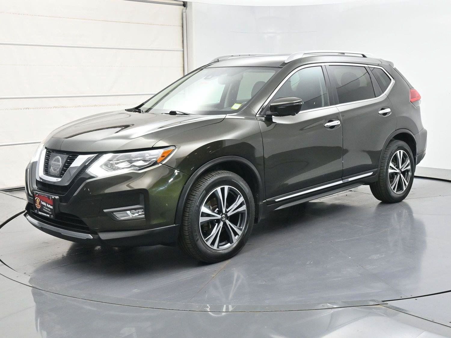 Used 2017 Nissan Rogue SL w/ SL Premium Package AWD/4WD image 1